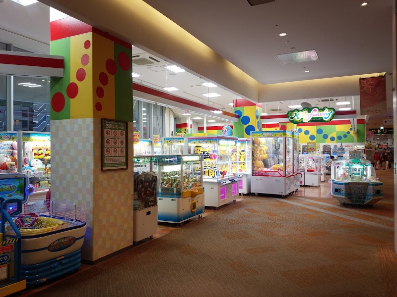 戸塚駅周辺でクレーンゲームができるスポット「モーリーファンタジーサクラス戸塚店」外観
